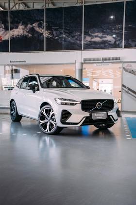 VOLVO XC60 2.0 T8 RECHARGE ULTIMATE DARK AWD GEARTRONIC